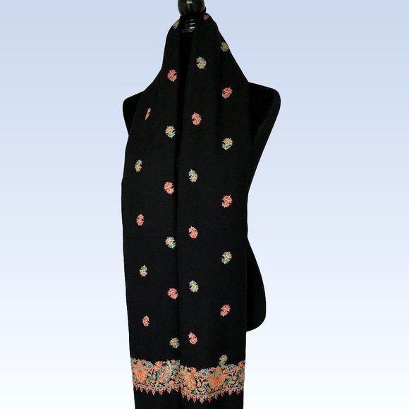 Scarves and shawls | Large Winter wrap | Cold Weather Shawl | Wedding gift ideas - Picture 5 of 11